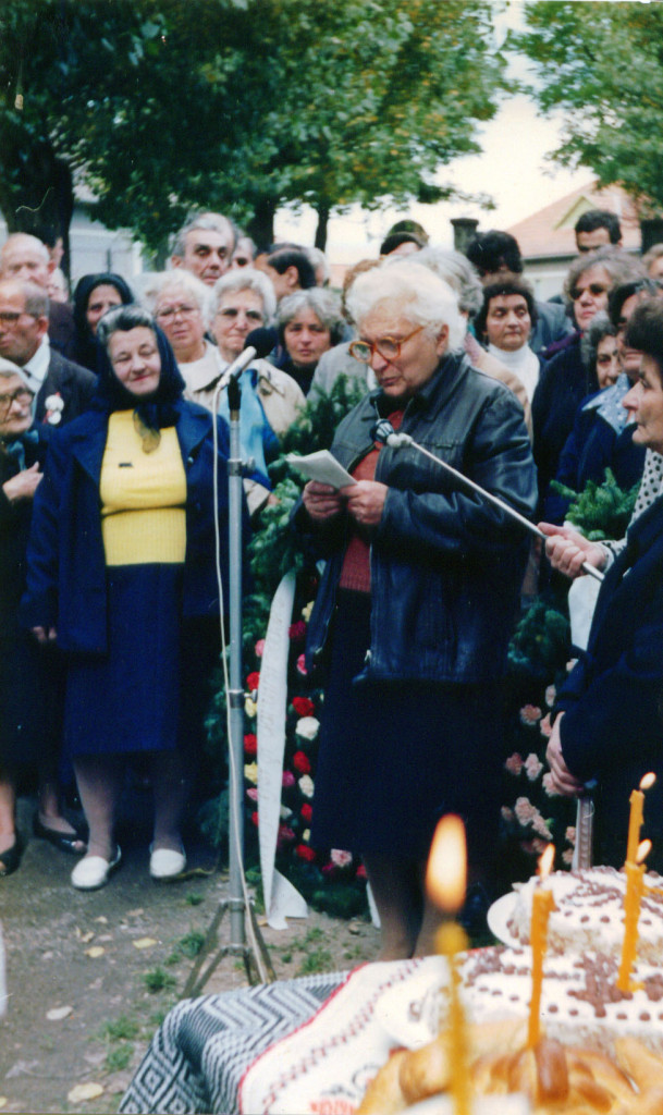 Doamna Aspazia Otel Petrescu La cimitirul din Miercurea Ciuc