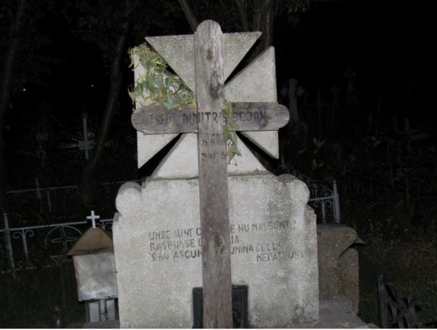 Mormantul Parintelui Dimitrie Bejan