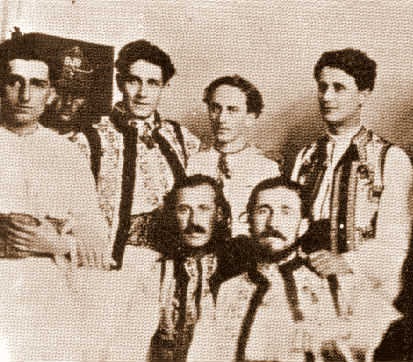 Corneliu-Codreanu-cu-Vacarestenii-fondatorii-Legiunii-Arhanghelului-Mihail